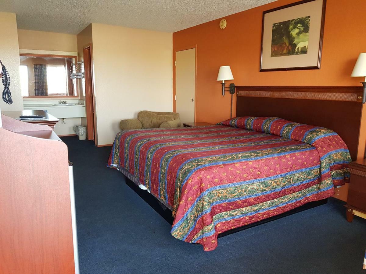 Budget Host Inn Eastland Exteriör bild